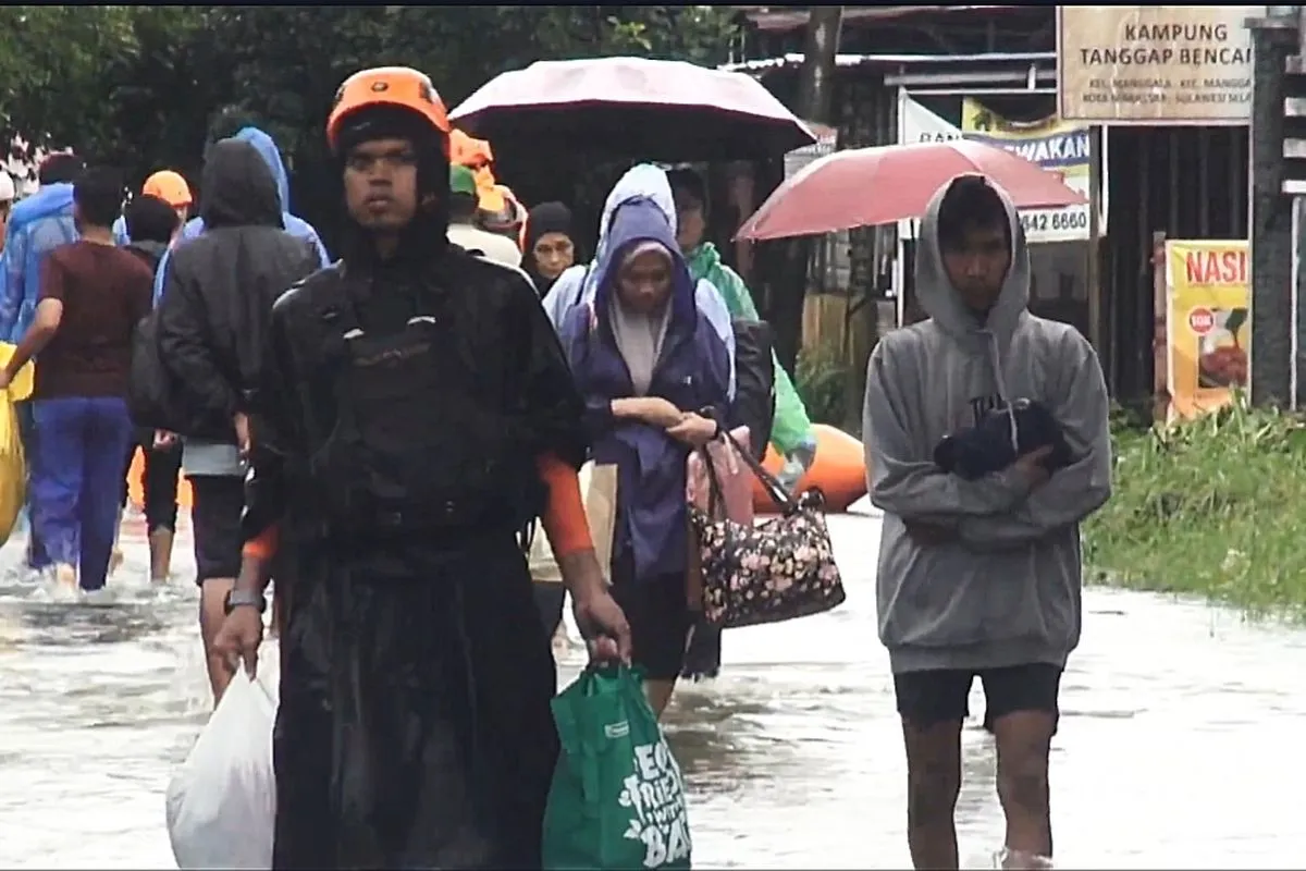 878 Jiwa Mengungsi di Banjir Makassar
