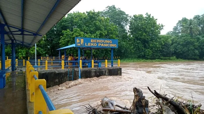 Bendungan Lekopancing Tersumbat