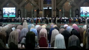 Tarawih Perdana Masjid Al-Markaz Makassar Dipadati Jamaah