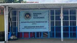 Ortu Siswa Menunggu Seharian Pembagian MBG