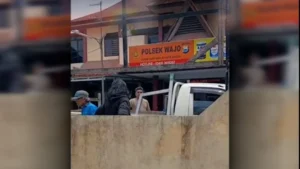 Pria Diduga ODGJ Ngamuk di Polsek Wajo Makassar