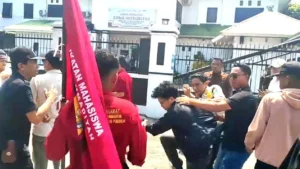 Aksi Mahasiswa Bulukumba Ricuh, Tuntut Kasus DAK