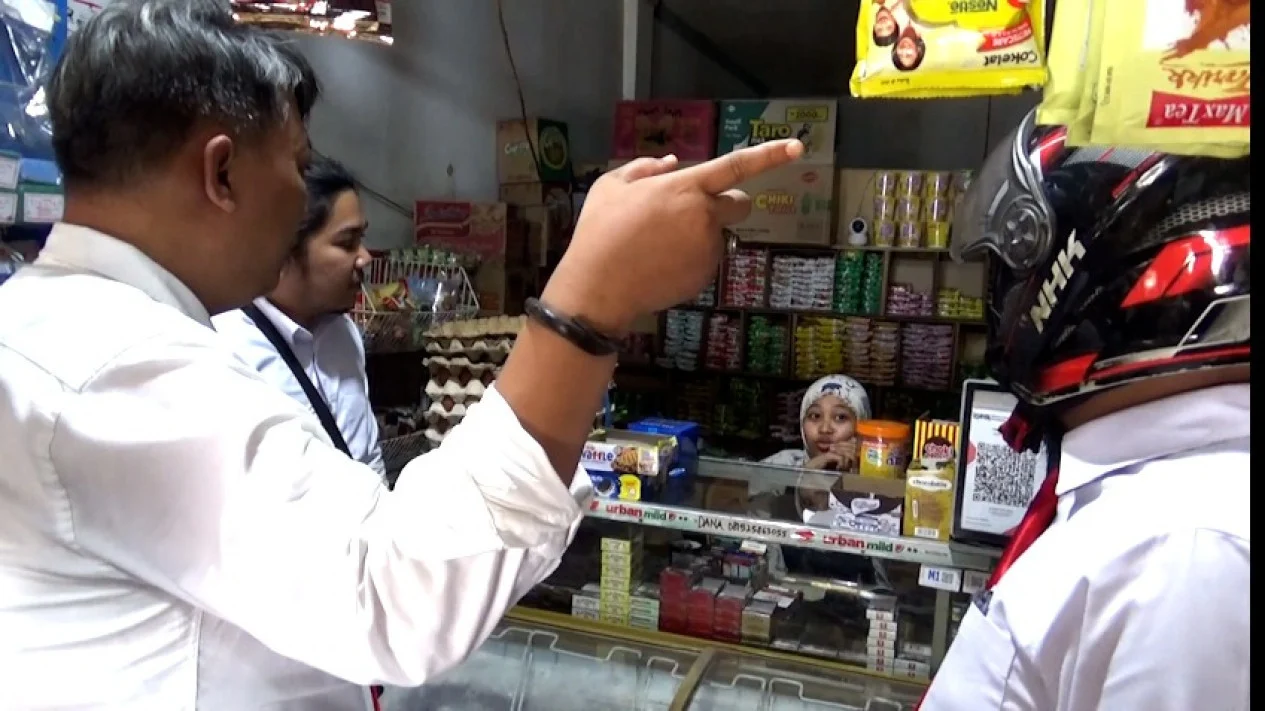 Geng Motor Kejar Korban hingga Masuk Toko Klontong