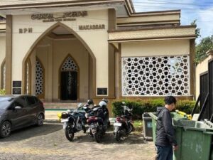 Granat Nanas Ditemukan di Tong Sampah Masjid