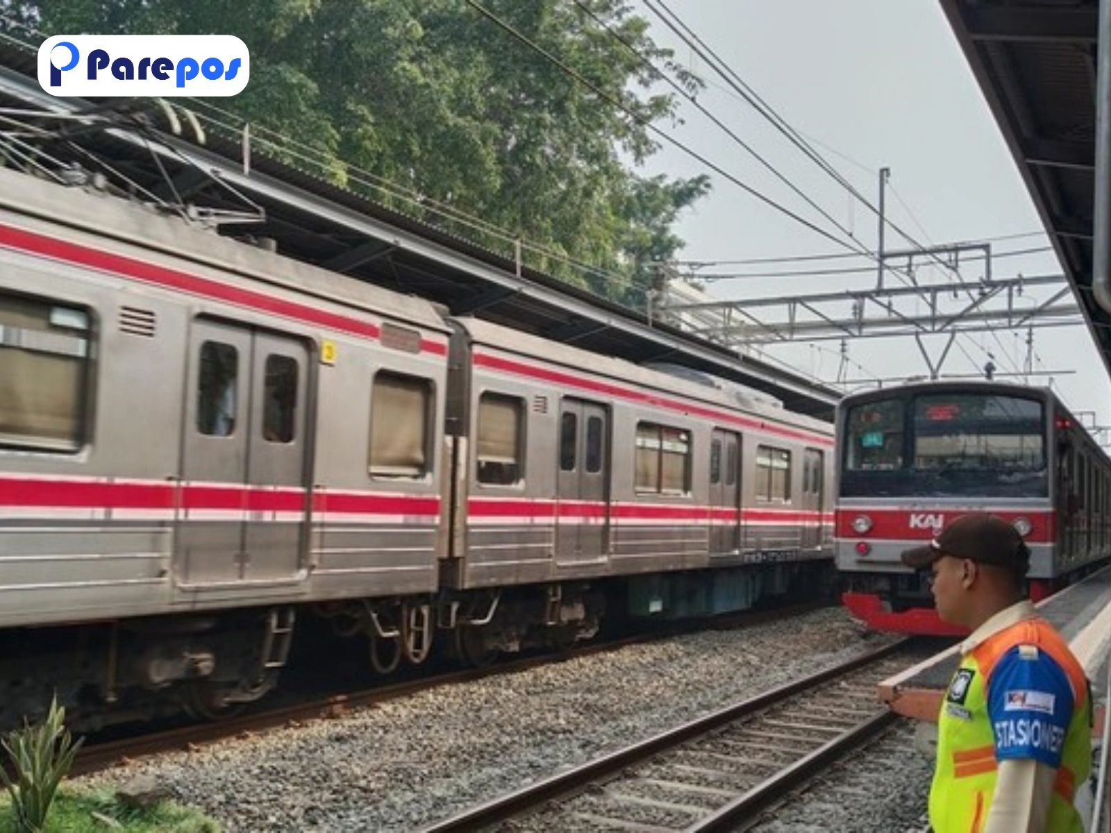 Evakuasi Warga Tertemper KRL