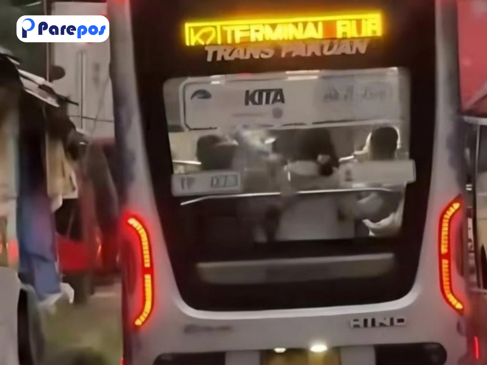 Biskita Oleng di Jalan Rusak Terminal Baranangsiang