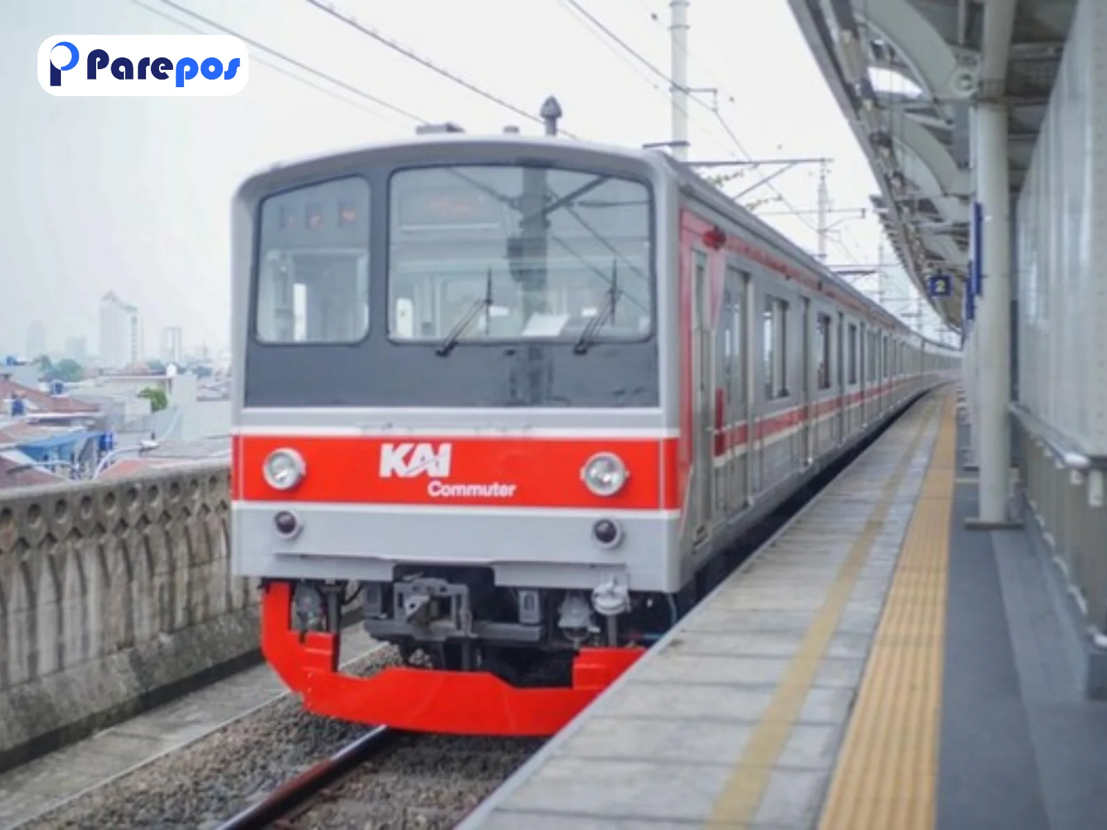 Penumpang Melahirkan di KRL